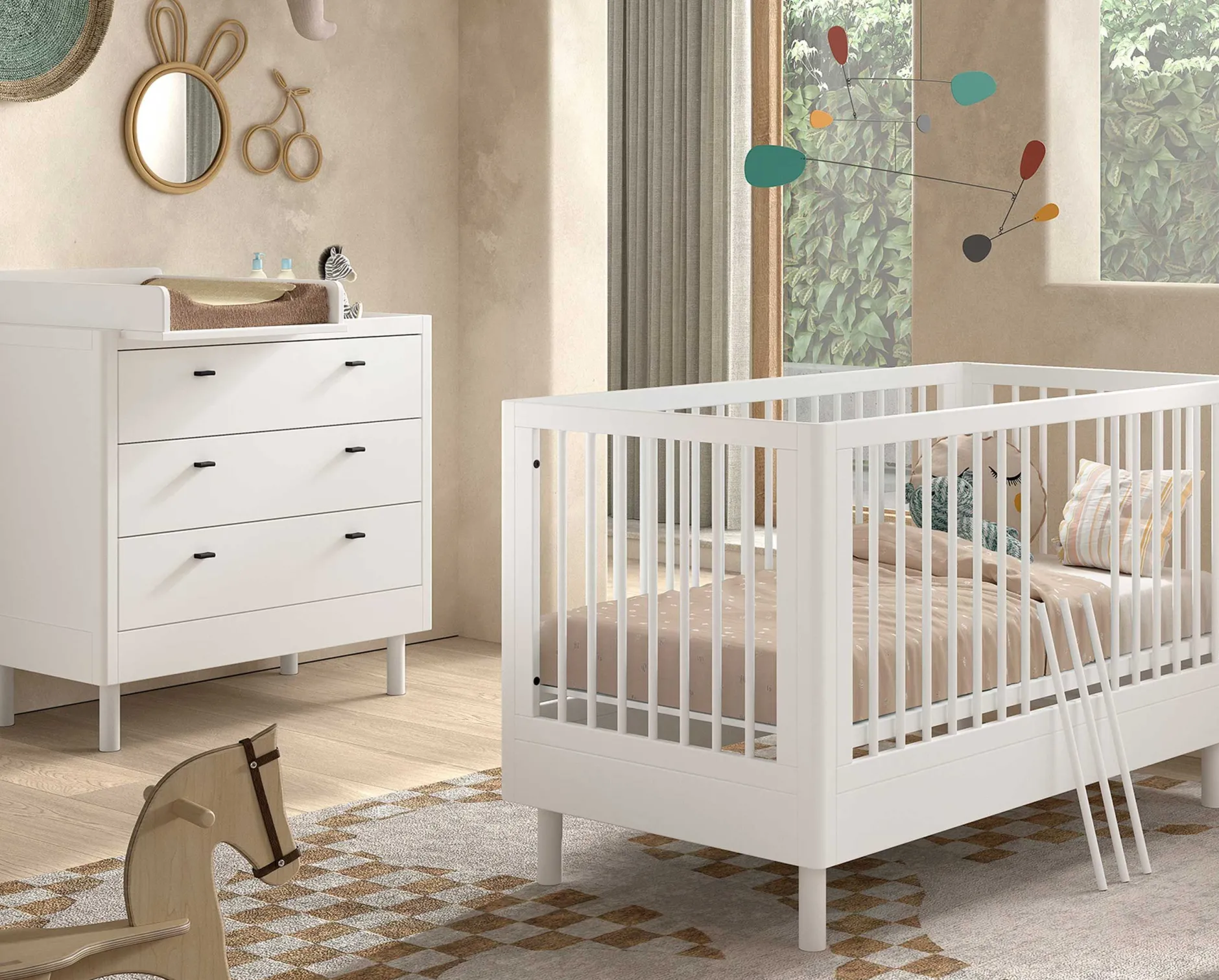 Babyzimmer Forrest: Babybett 70x140cm, Kommode mit Windelregal - Weißbuche