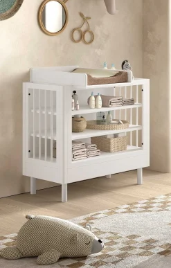 Babyzimmer Forrest: Babybett 70x140cm, Wickeltisch mit Wickelbrett, Kleiderschrank - Weißbuche