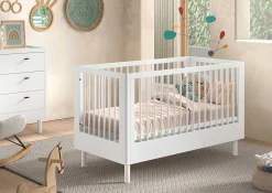 Babyzimmer Forrest: Babybett 70x140cm, Kommode mit Windelregal, Kleiderschrank - Weißbuche
