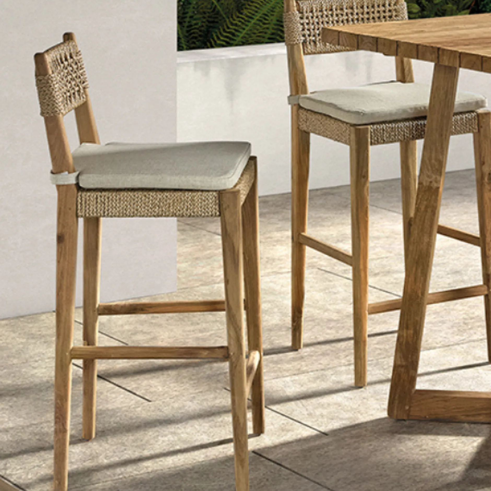 Barhocker Minoli Gescova - Teakholz & Weidengeflecht - 46x53x110cm - mit Sitzkissen - Braun/Ecru