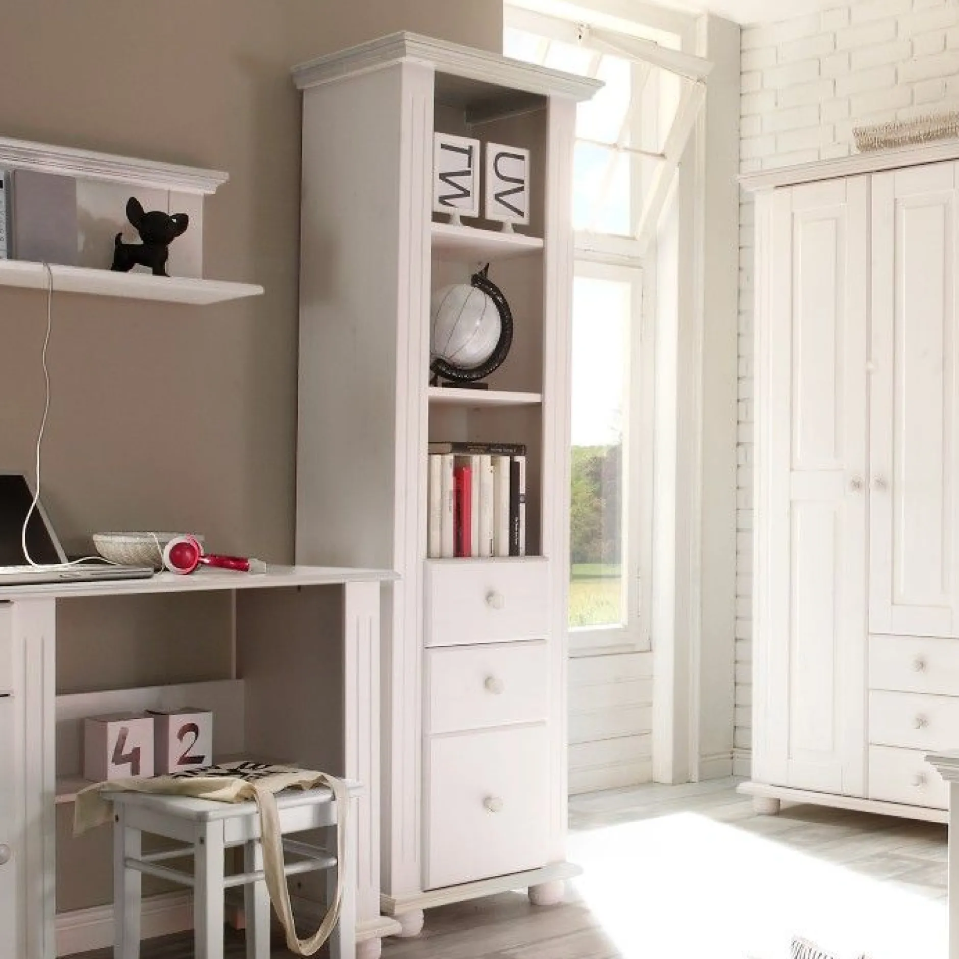 Bücherregal Laurel mit 3 Schubladen - weiß