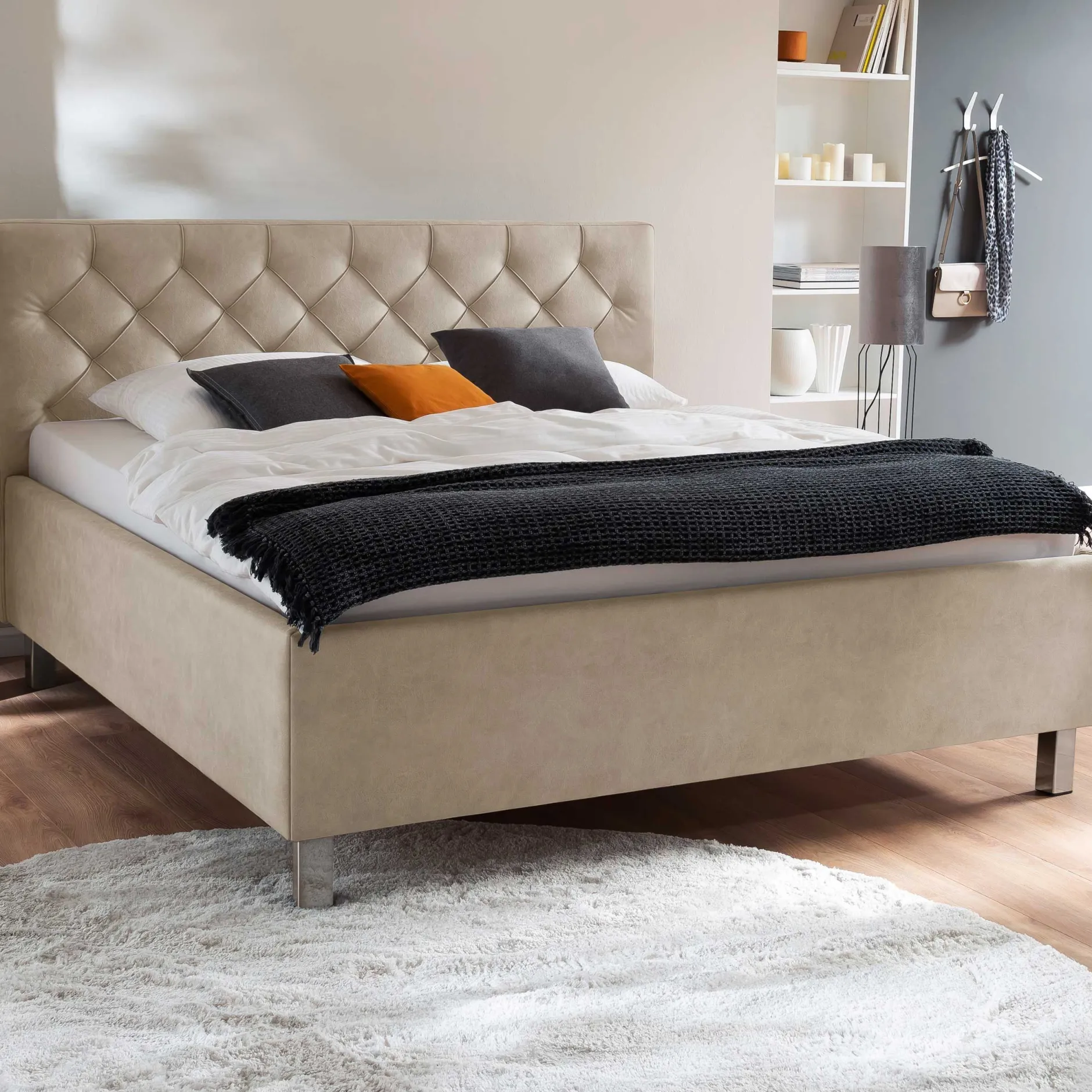 Bett San Marino 160x200cm mit Stauraum Kunstleder - beige/chrom