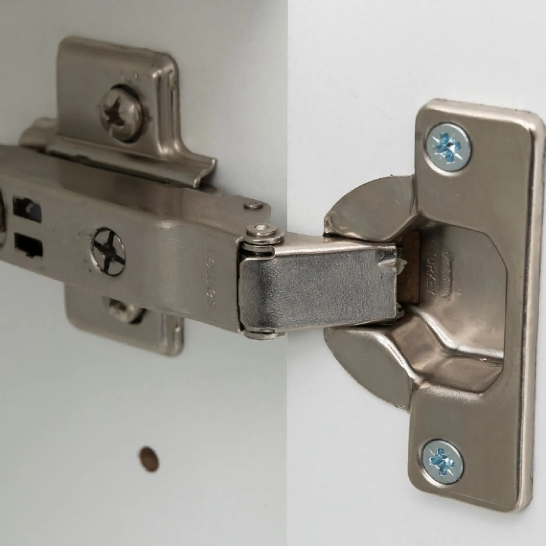 BobbiBadezimmer : 3x Hängeschrank, Spiegelschrank, Waschtischunterschrank