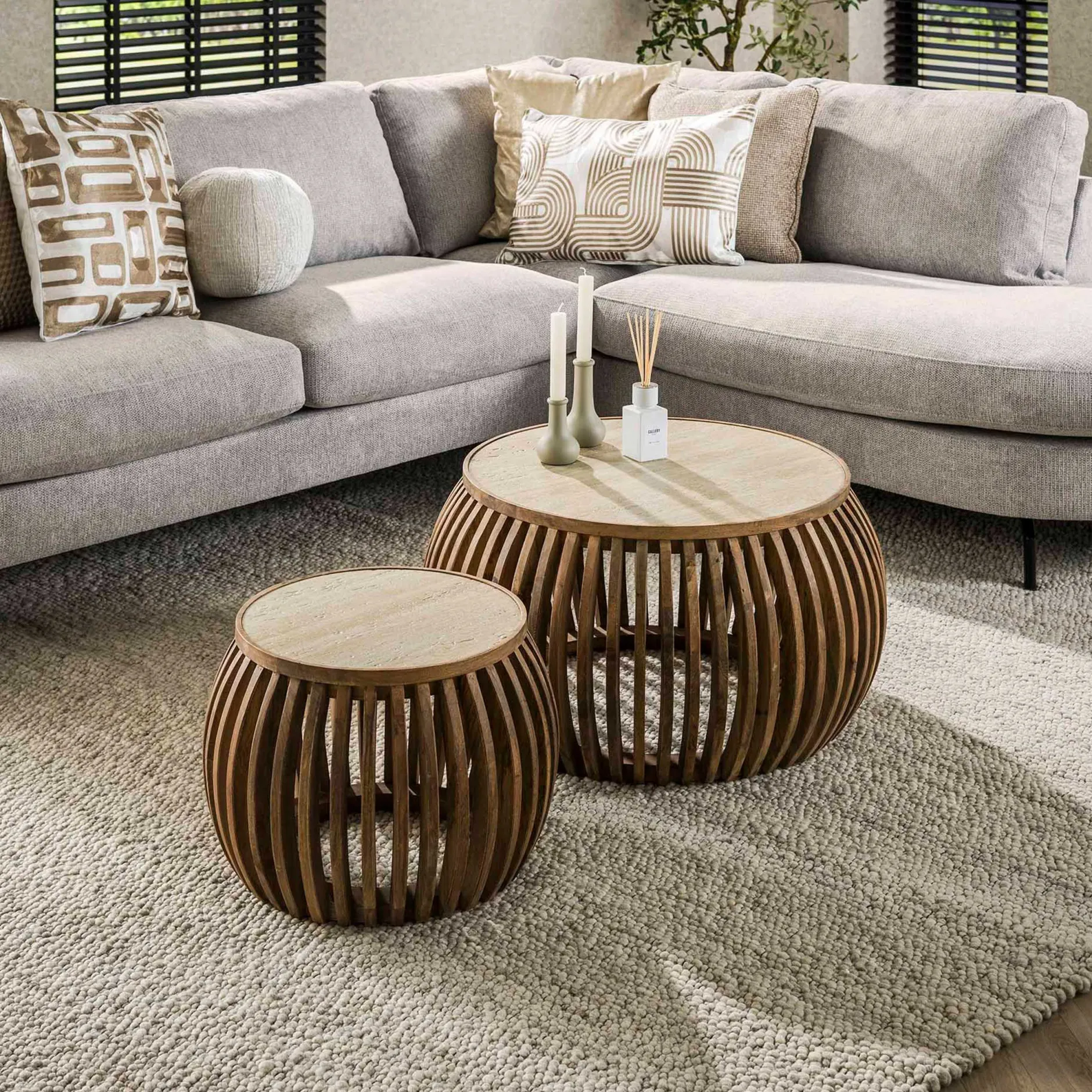 Curve Nuovo Travertin Couchtisch-Set - Massivholz Mango