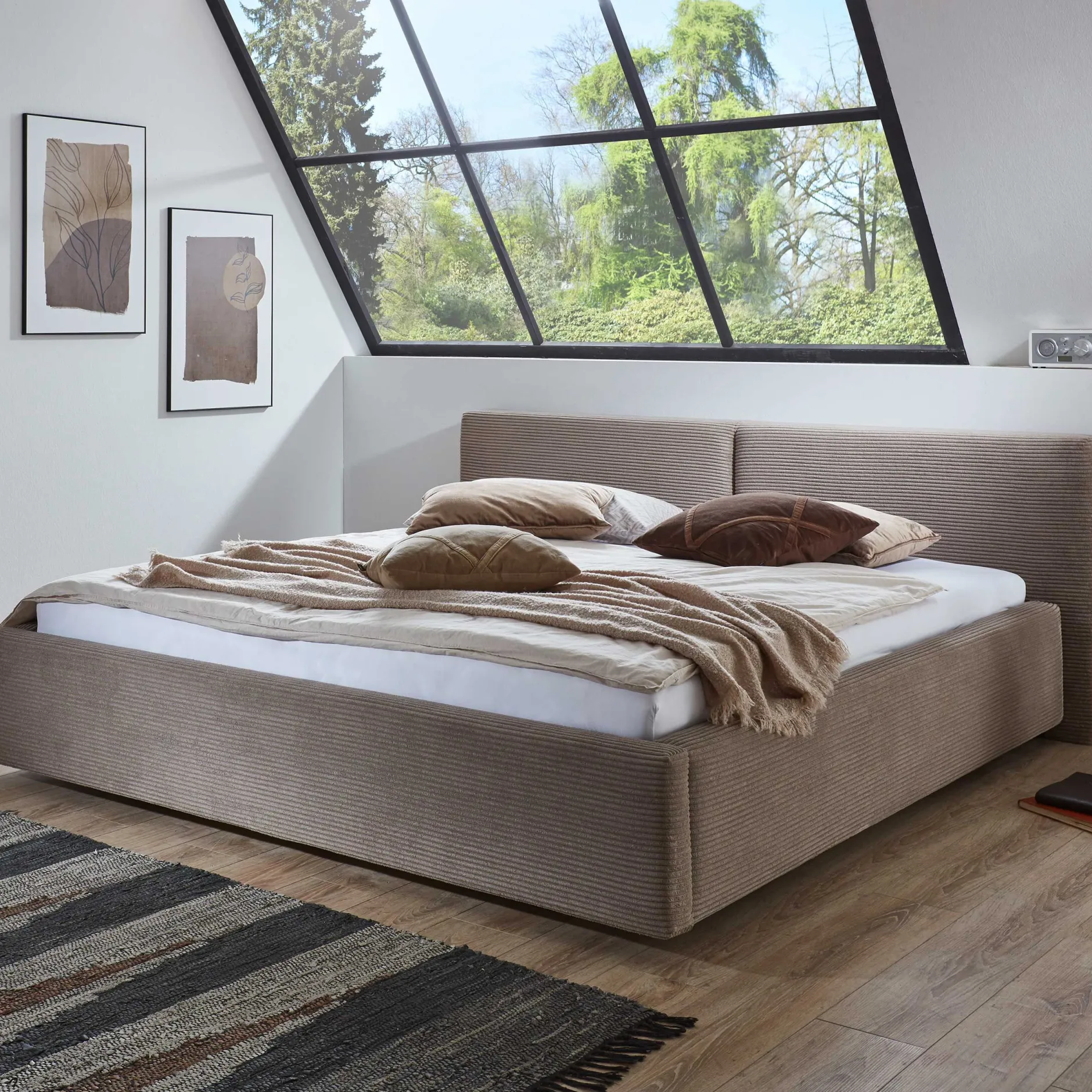 Doppelbett Kubrik 180x200cm mit Stauraum und Matratze - taupefarbener gerippter Samt