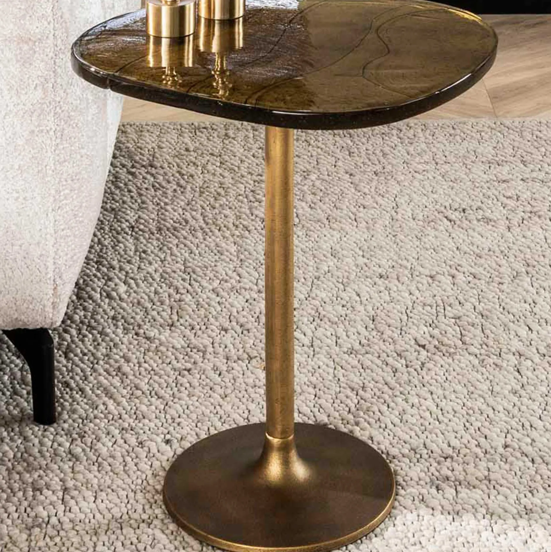Eclipse M Beistelltisch in Antik Gold