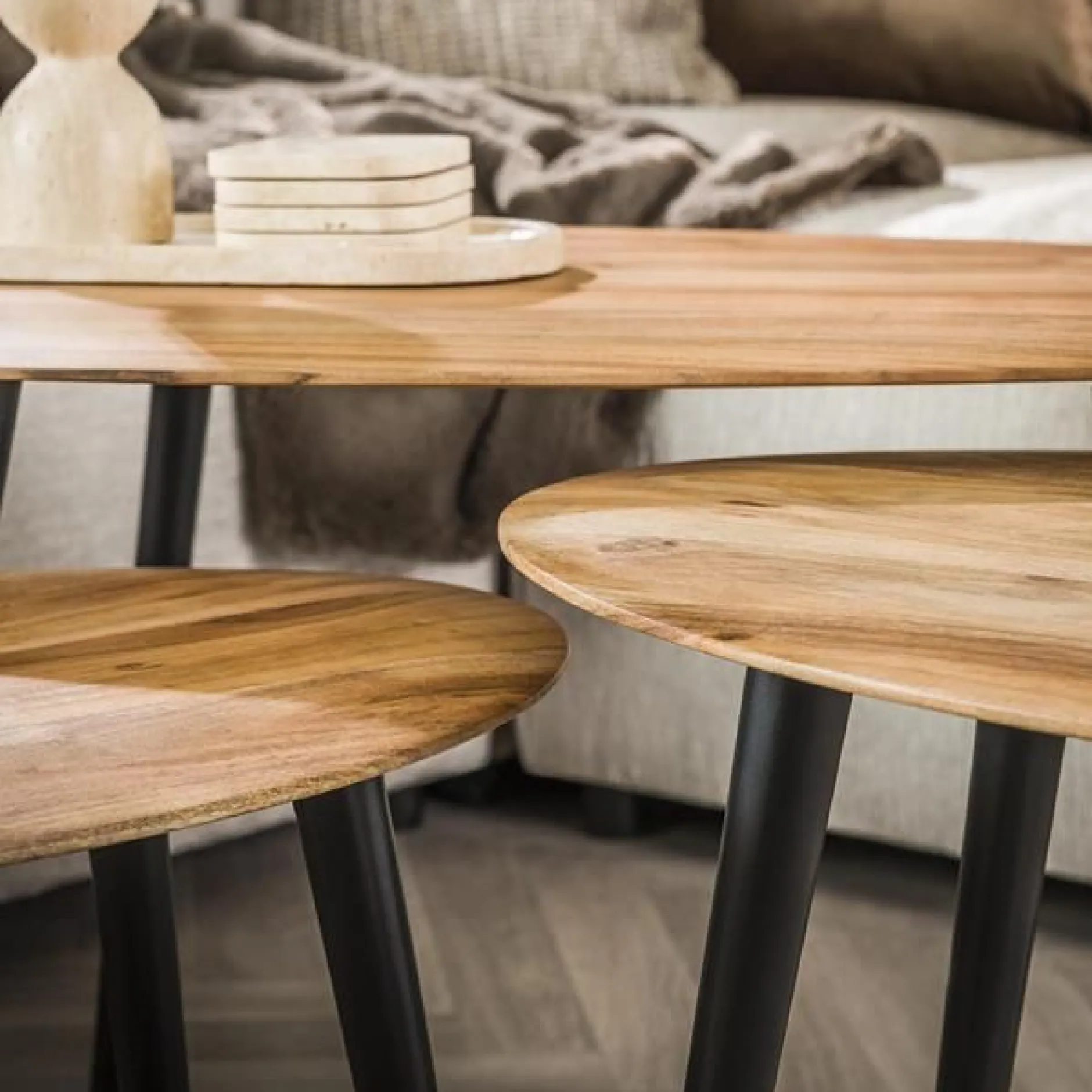 3er-Set Couchtische Auranne Akazie massiv