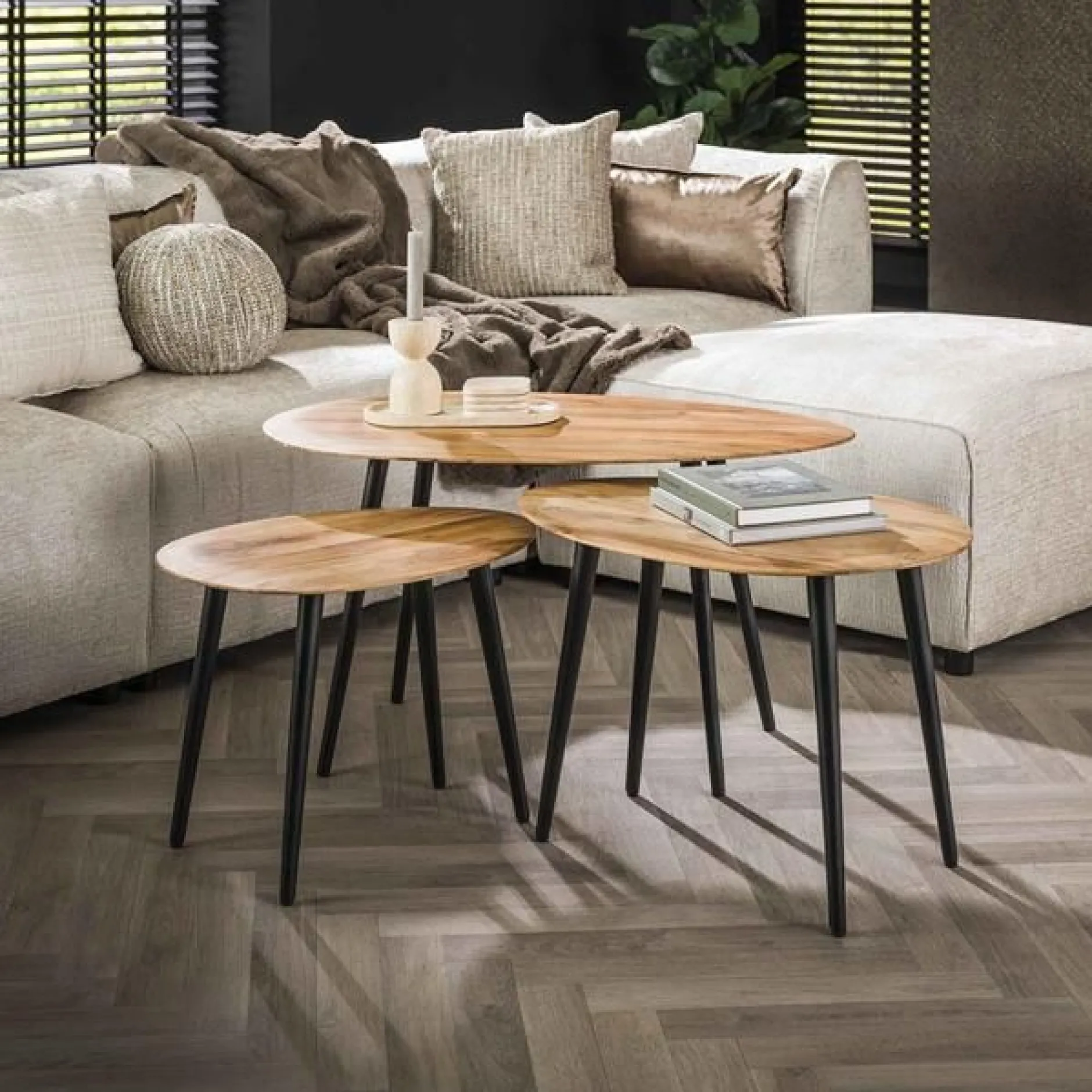 3er-Set Couchtische Auranne Akazie massiv