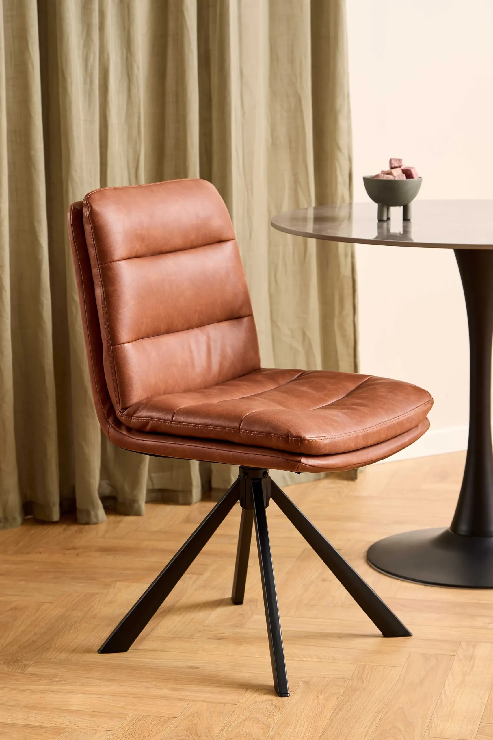 Esszimmerstuhl Dean - 47x57x85cm - Kunstleder - cognac
