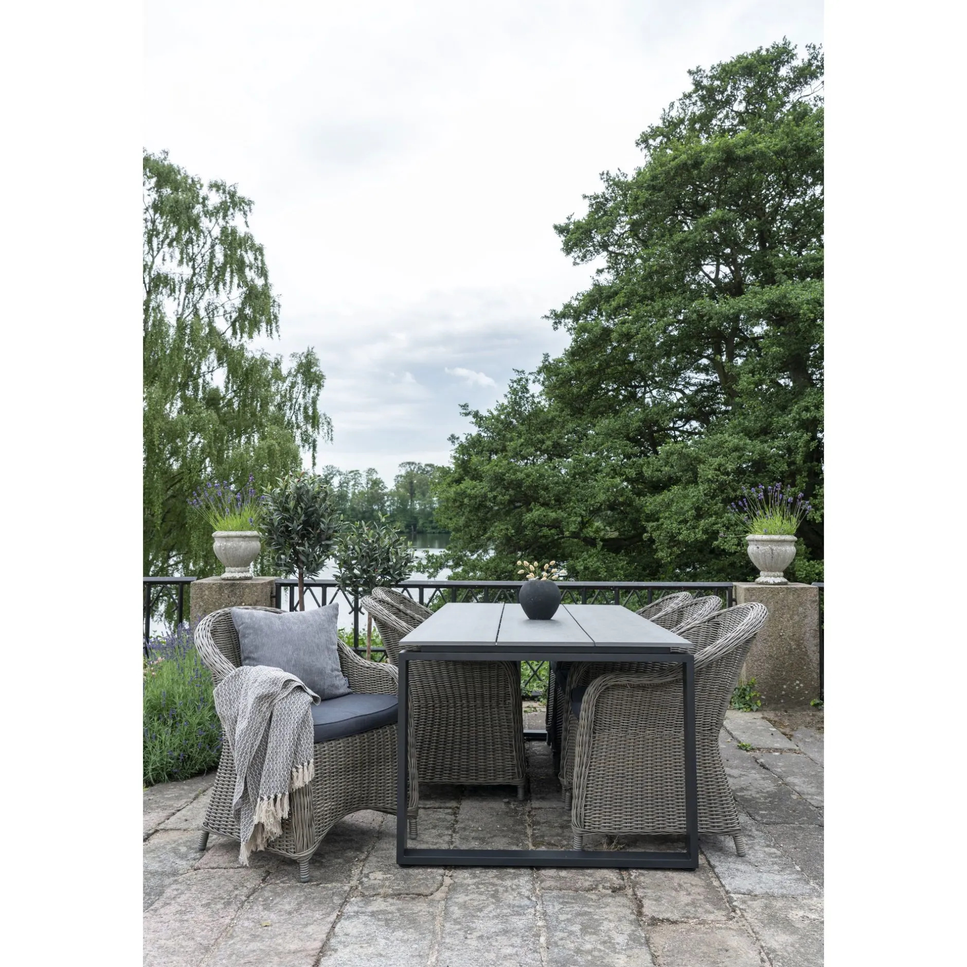 Gartentisch Denver - 210x100x75 cm - grau/schwarz