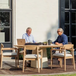 Gartentisch Tiago GescoVa - Teakholz & Zement - 160x160x76 cm - Braun/Weiß