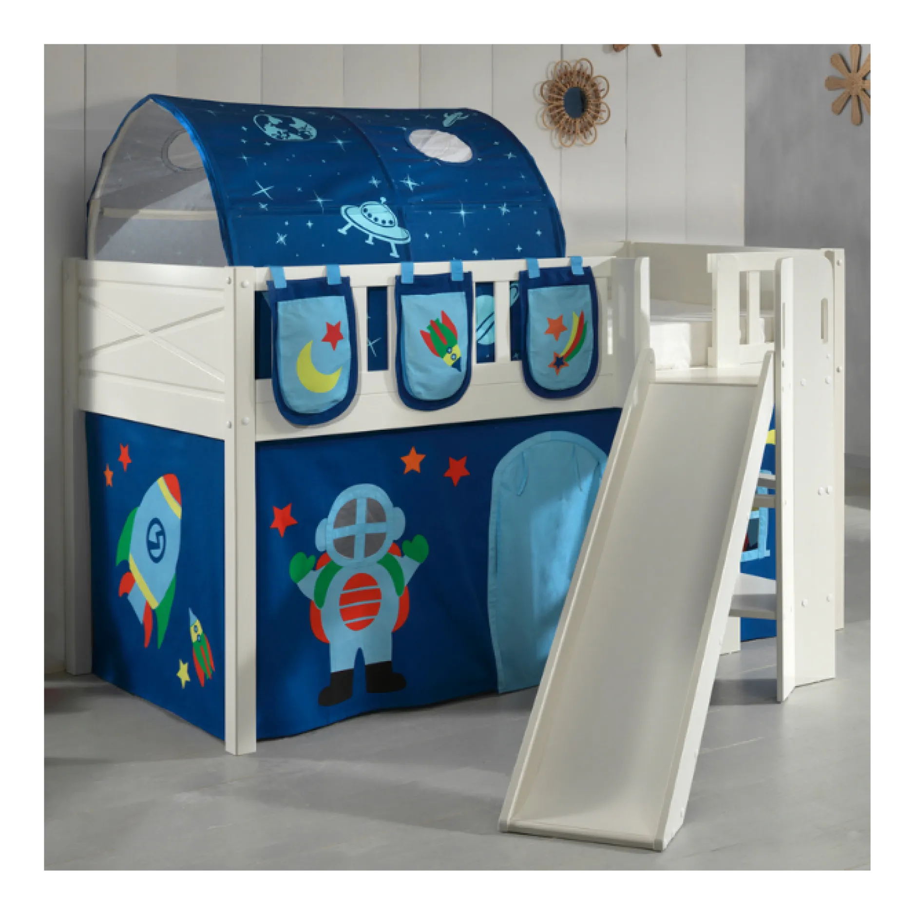 Halbhochbett Scottie 90x200 cm mit Rutsche, Astronautenspielvorhang, 3 Aufbewahrungstaschen und Betttunnel-weiß