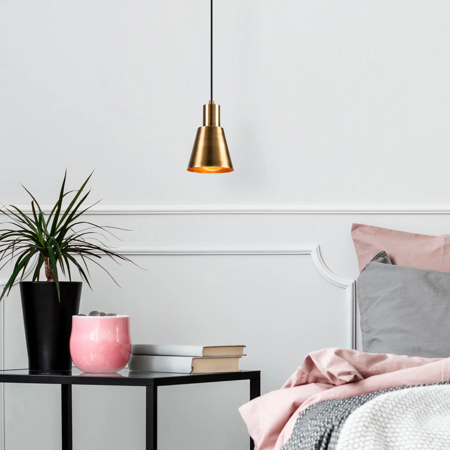 Kem Kronleuchter | METALLGEHÄUSE | Gold, Schwarz
