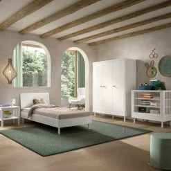 Kinderzimmer Forrest: Nachttisch, Bett 90x200, Kleiderschrank, Regal - Weißbuche