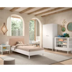 Kinderzimmer Forrest: Nachttisch, Bett 90x200, Kleiderschrank, Regal - Weißbuche