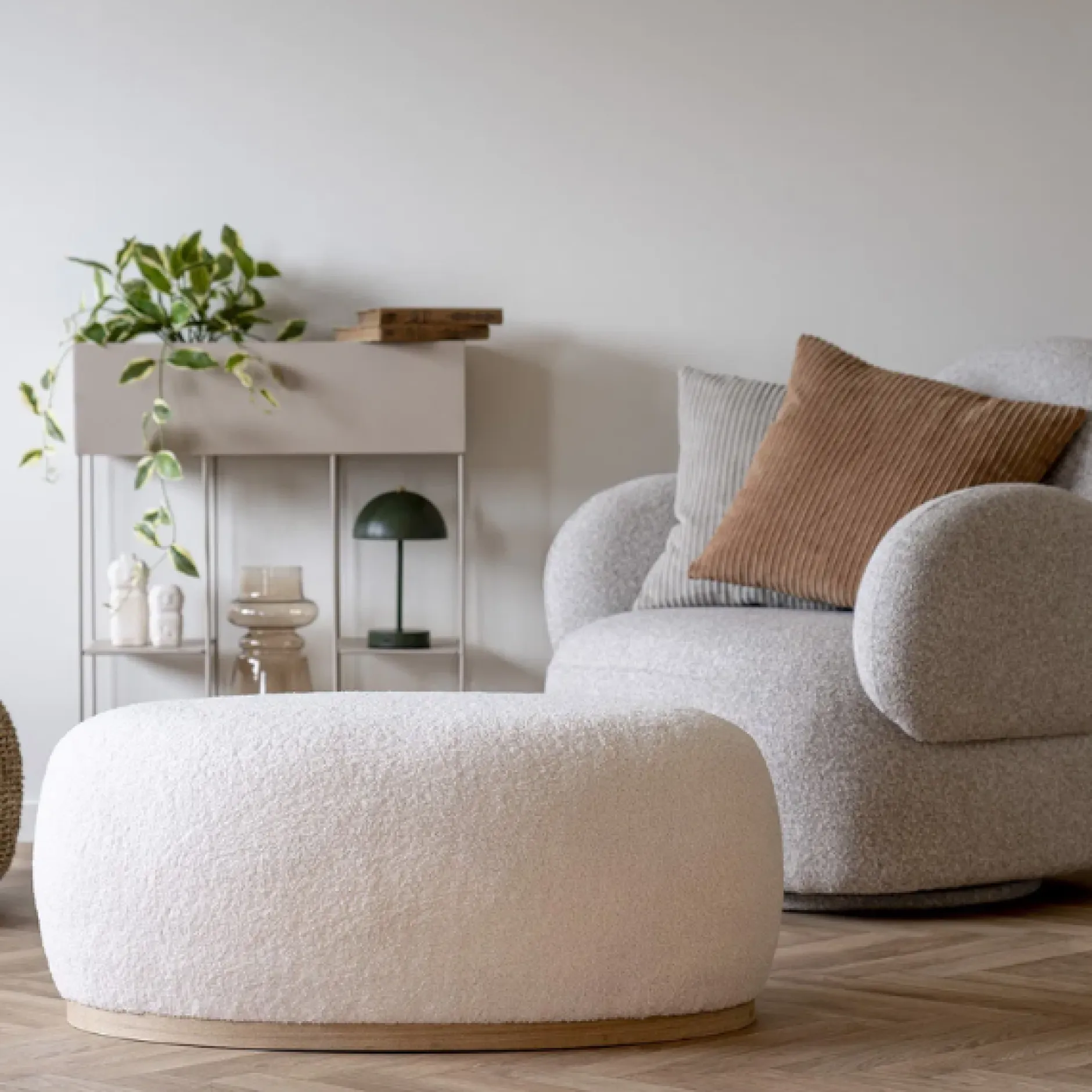 Manhattan Grau Bouclé Hocker - 54,5x88,5x36 cm