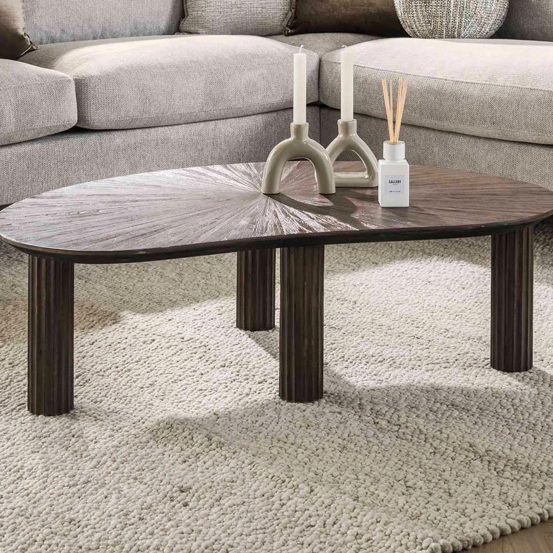 Maya Teak Nieren Couchtisch 110cm - Massiv Teak Espresso