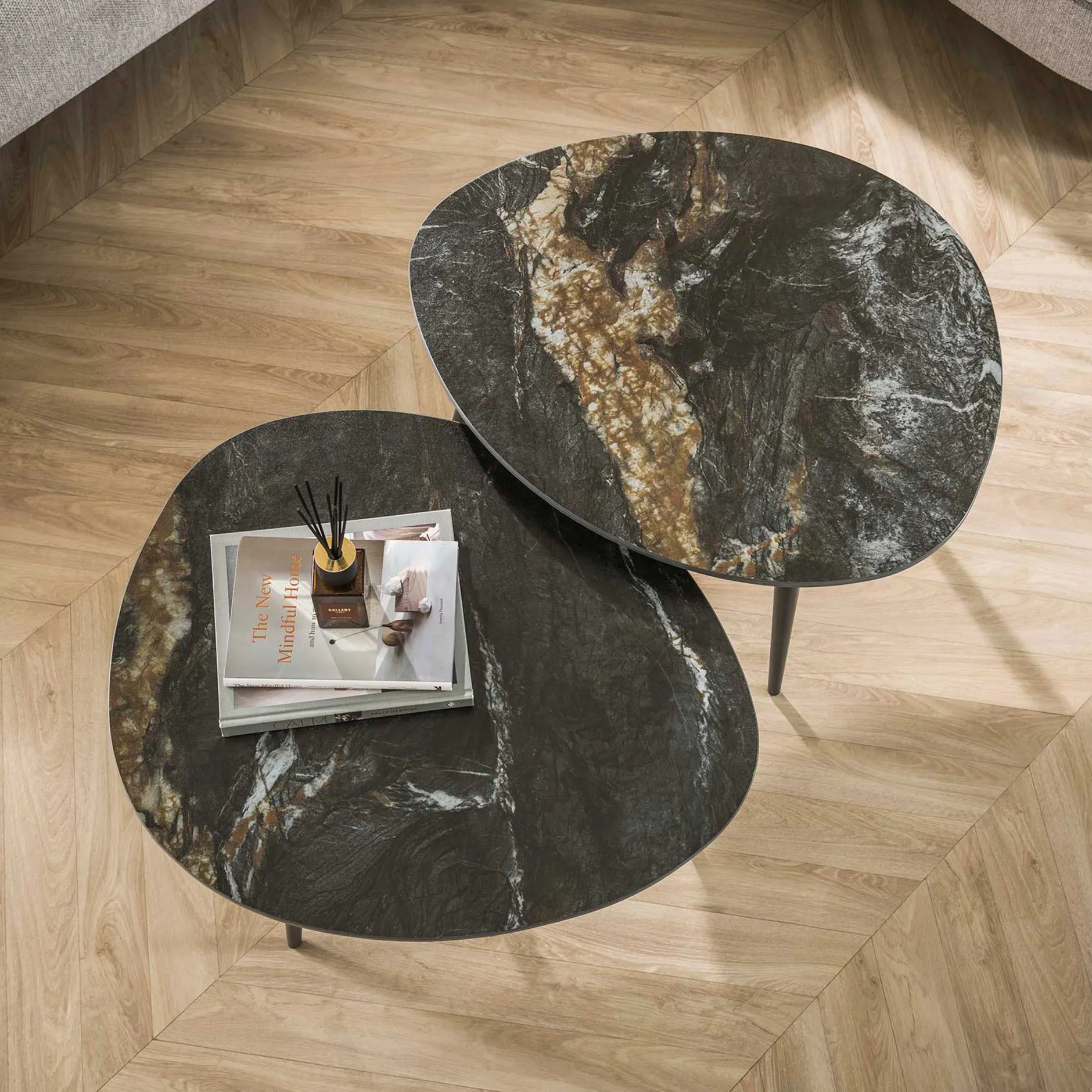Organic Fossil Keramik Couchtisch-Set - Schwarz