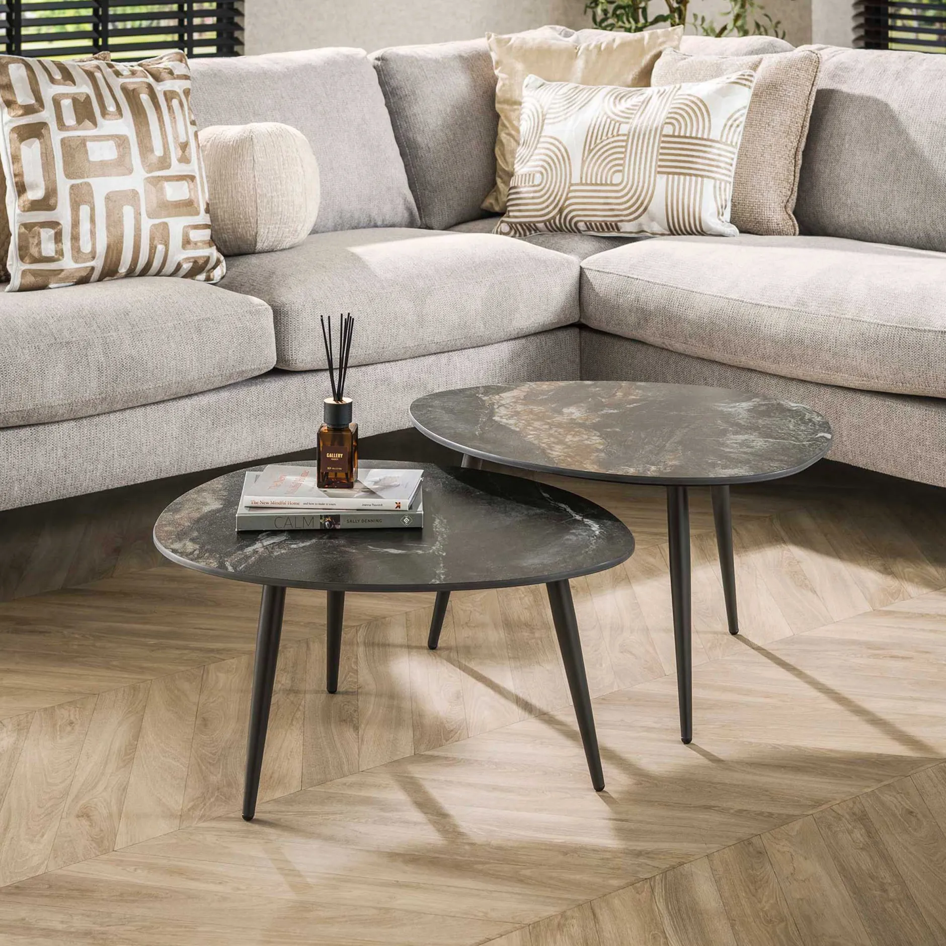Organic Fossil Keramik Couchtisch-Set - Schwarz