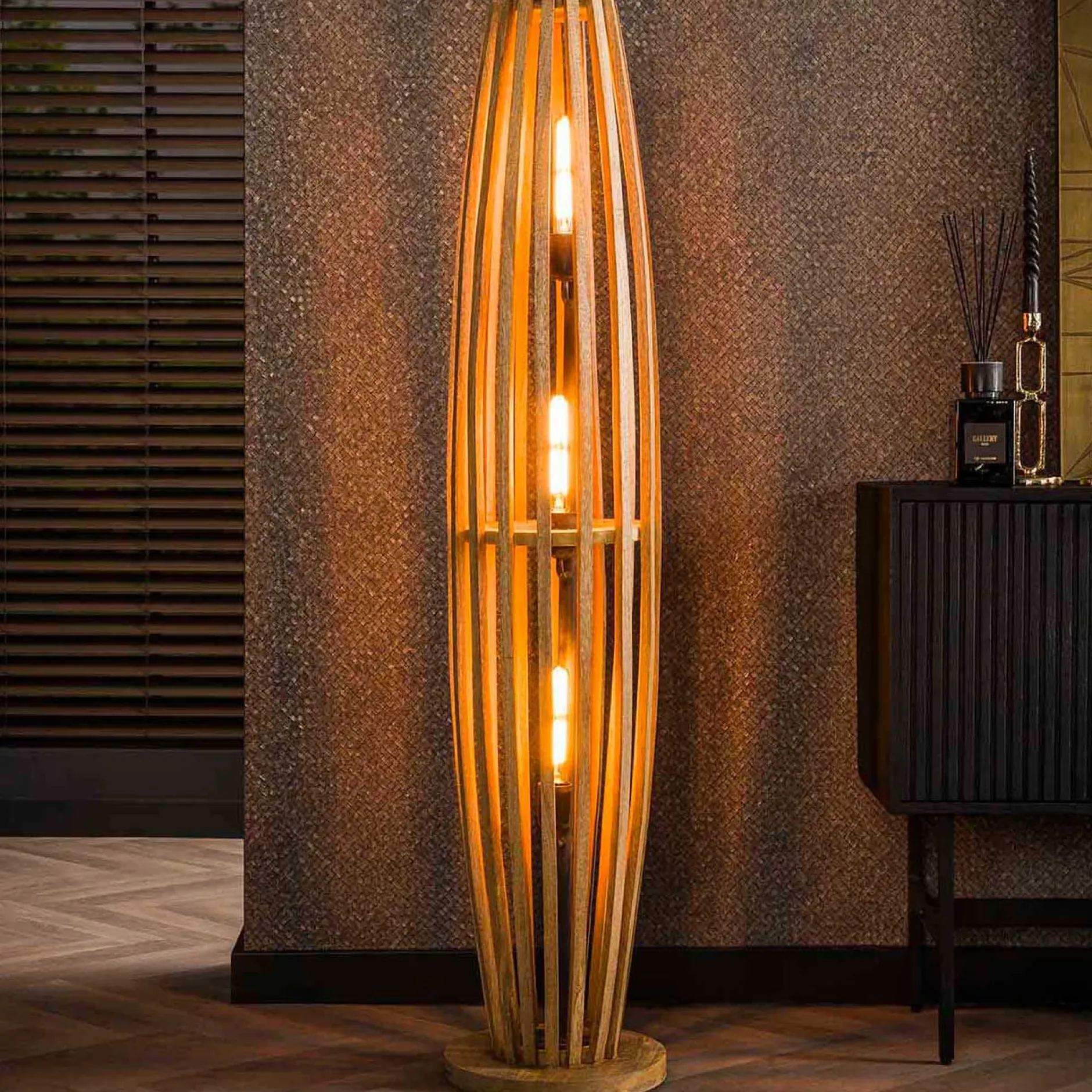 Orwell Stehleuchte 145 cm-mango