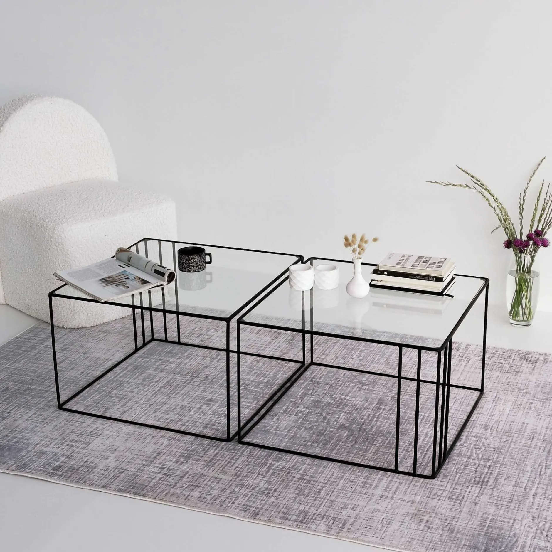 Outline Couchtisch | METALLRAHMEN | Schwarz