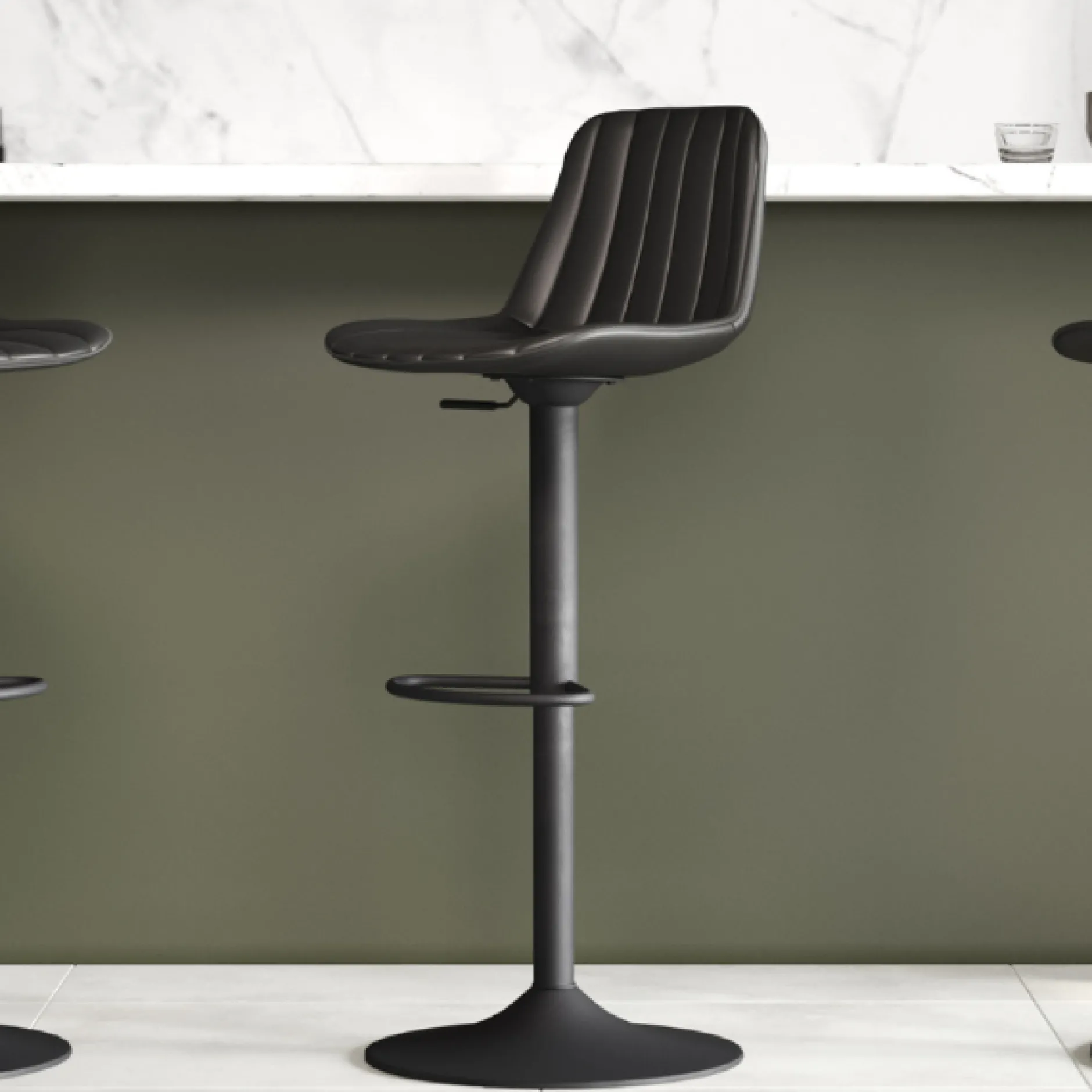 Roadster Verstellbarer Barhocker - Sitzhöhe 60-82cm - schwarz