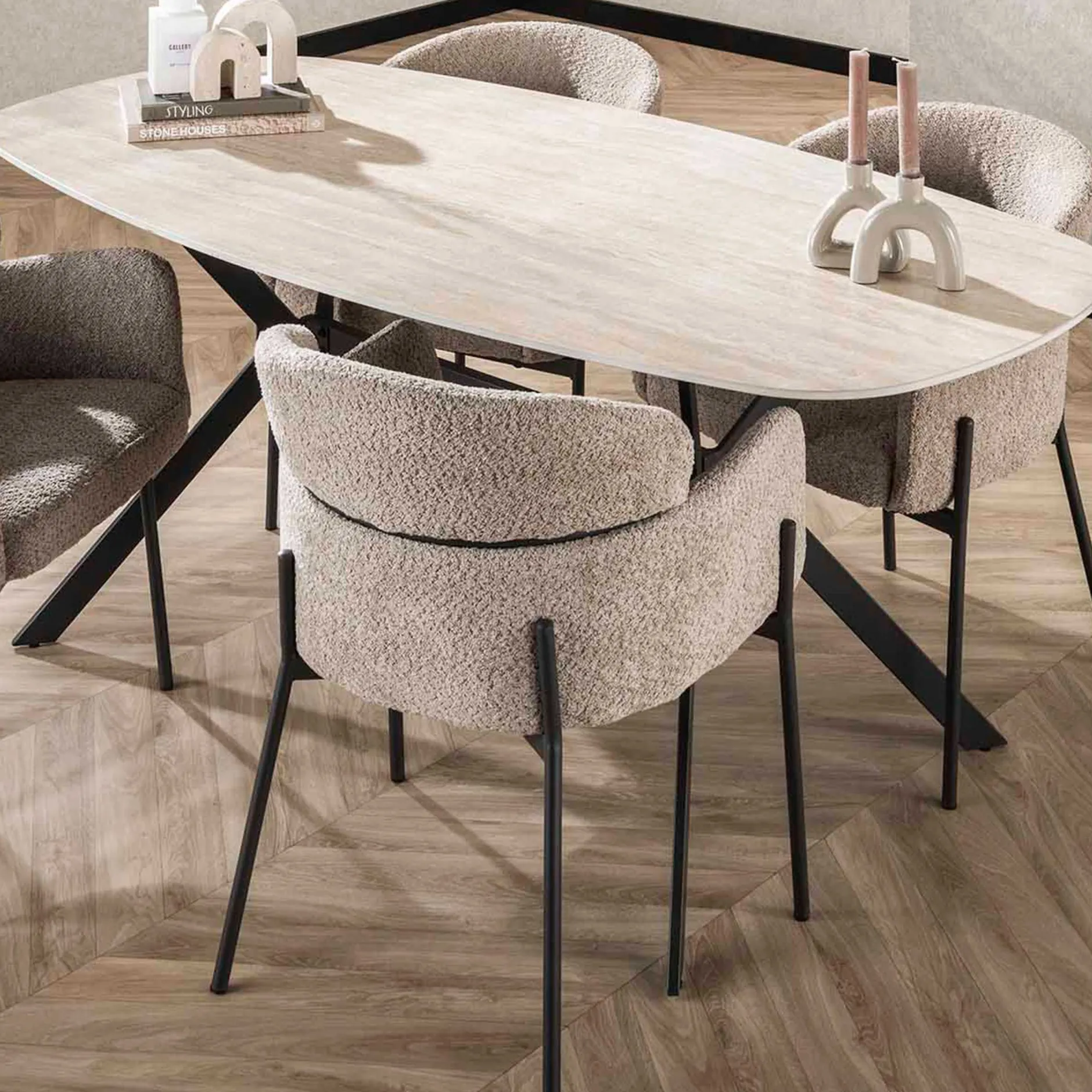 Romano Ovaler Esstisch aus Keramik 180cm - Dänisches Design