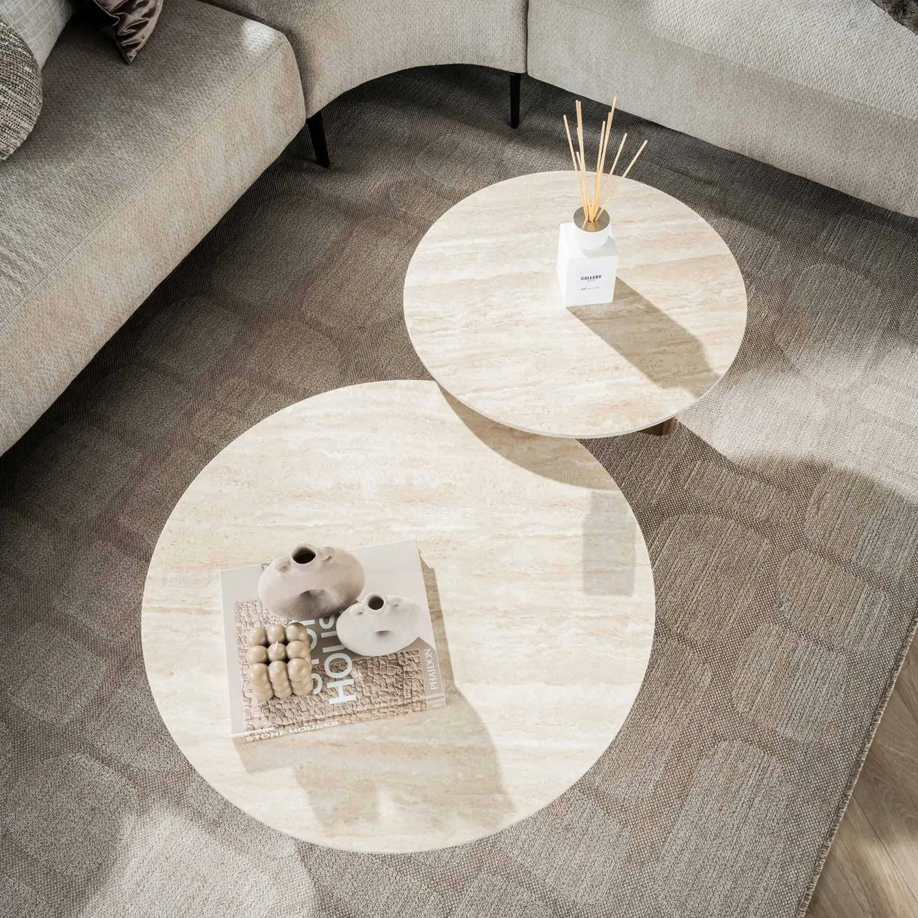 Romano Runder Keramischer Travertin Couchtisch Set/2
