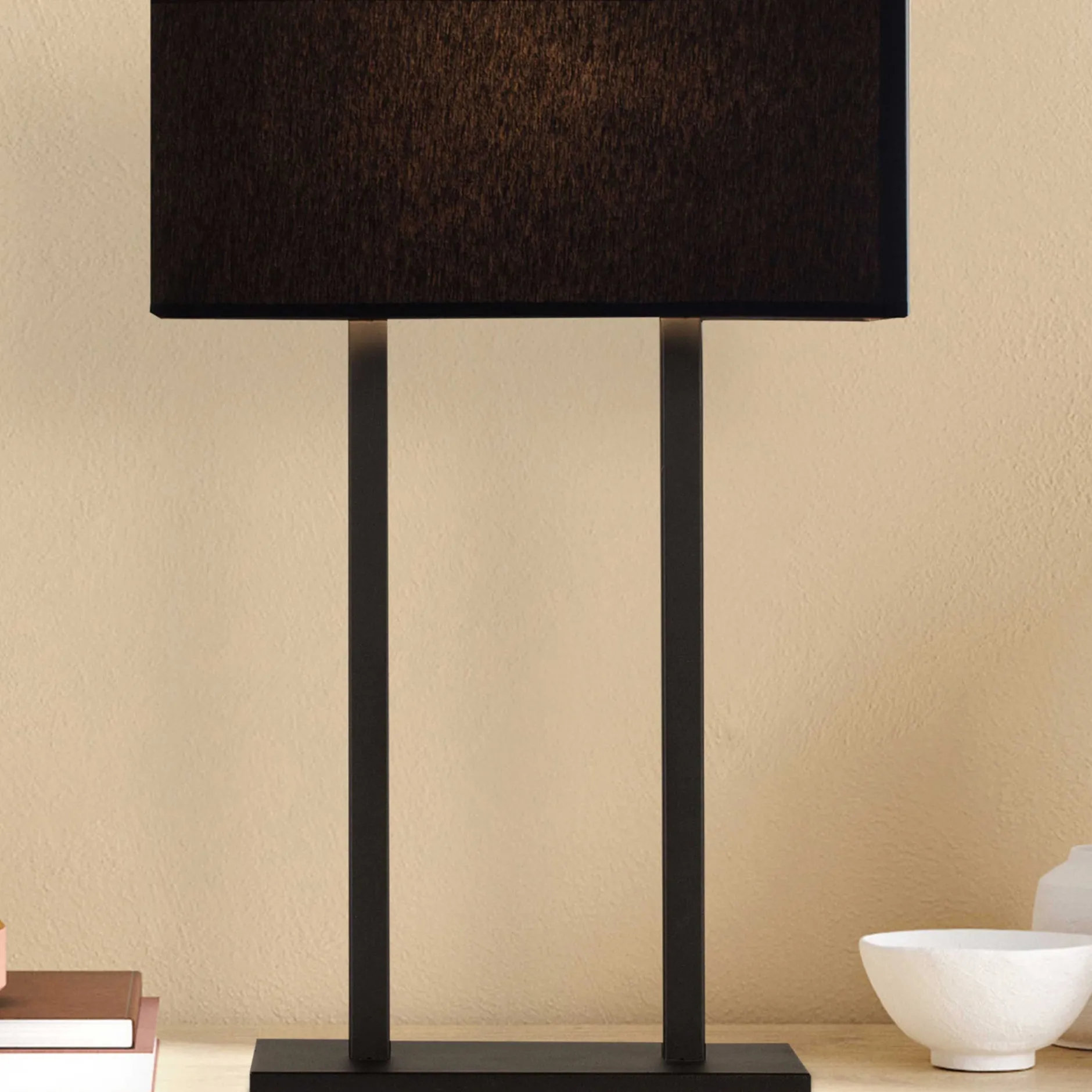 Salihini Tischlampe | METALLGEHÄUSE | Schwarz