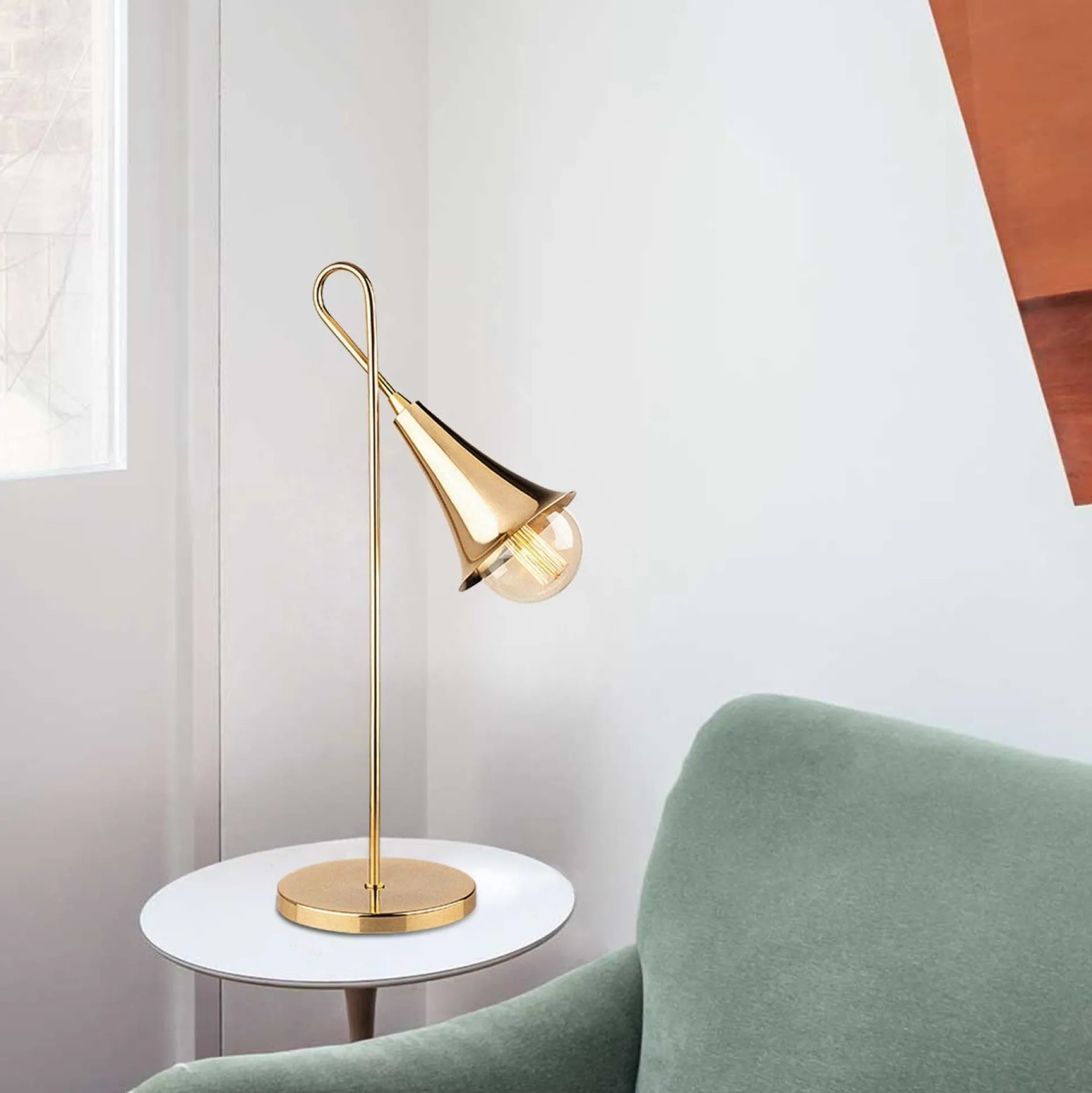 Sarmal Tischlampe | EISENKÖRPER | Gold
