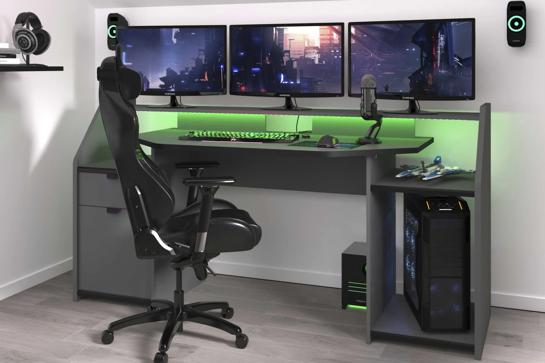 Schreibtisch-Gaming mit LED-Streifen