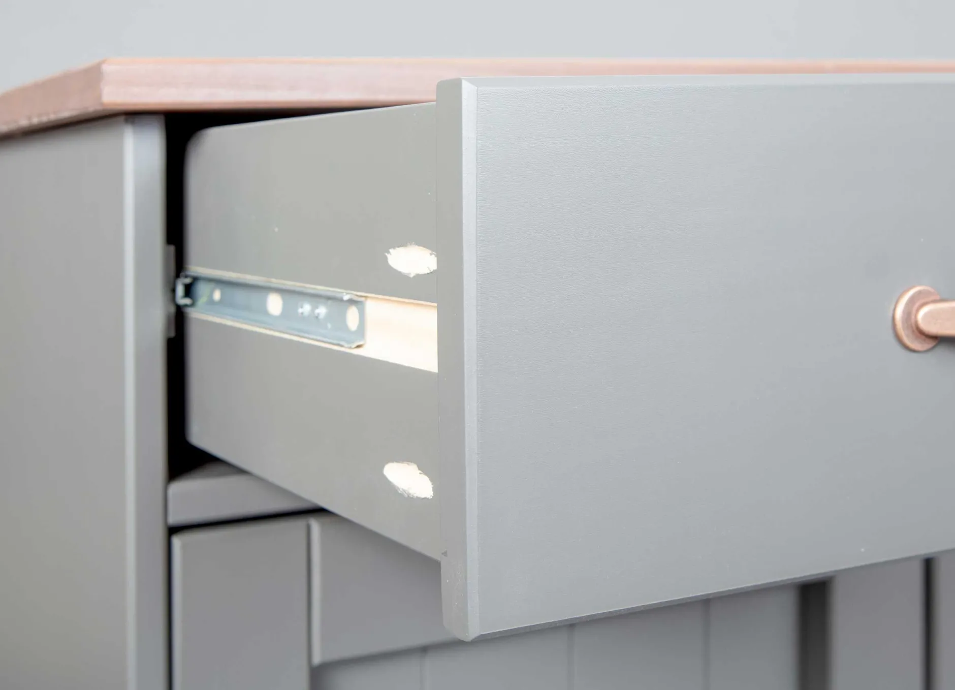 Sideboard Cerci 131cm mit 3 Türen und 3 Schubladen - grau