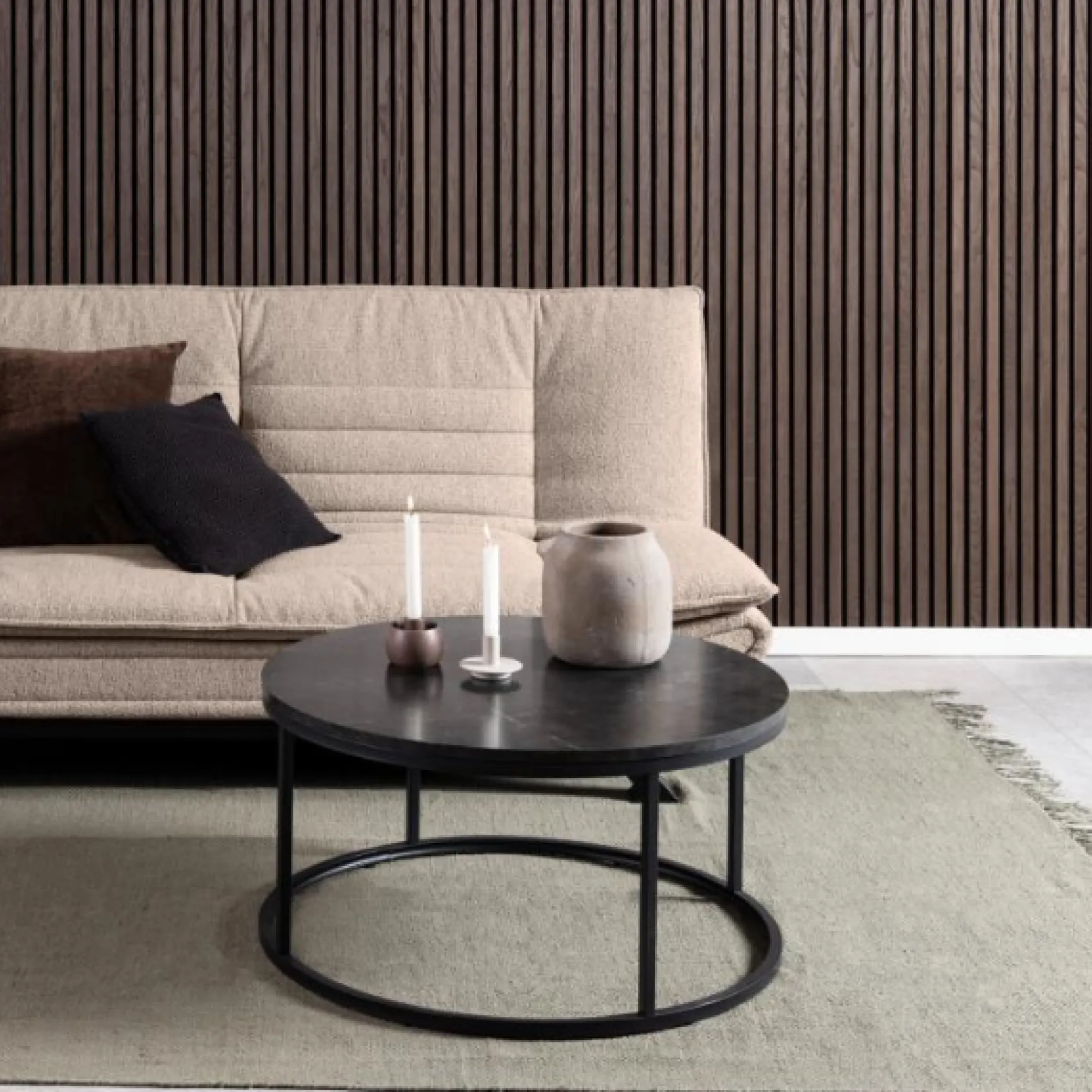 Stilvoller Spiro Couchtisch: Schwarze Marmorplatte, 80x40cm