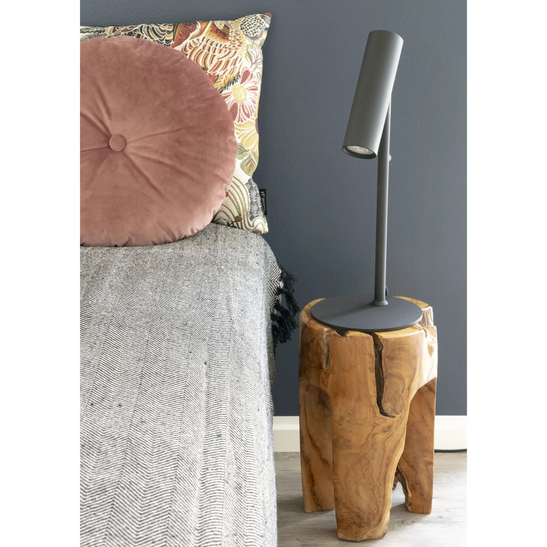 Teak Rose Hocker: Natural Finish, 3 Beine - Ø26x40 cm