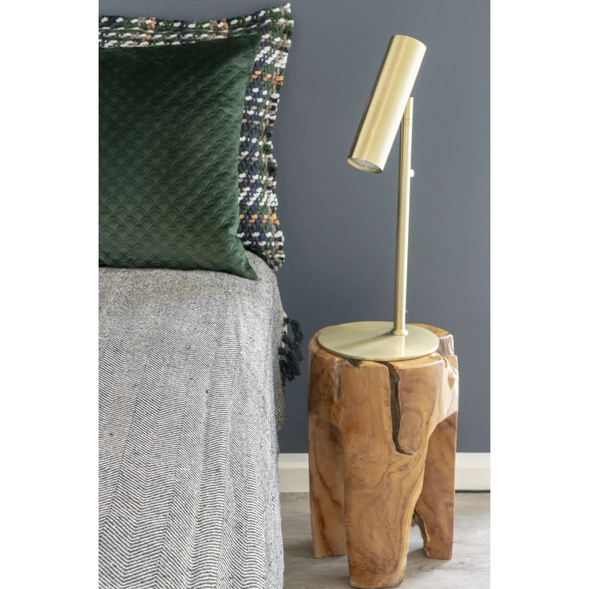 Teak Rose Hocker: Natural Finish, 3 Beine - Ø26x40 cm