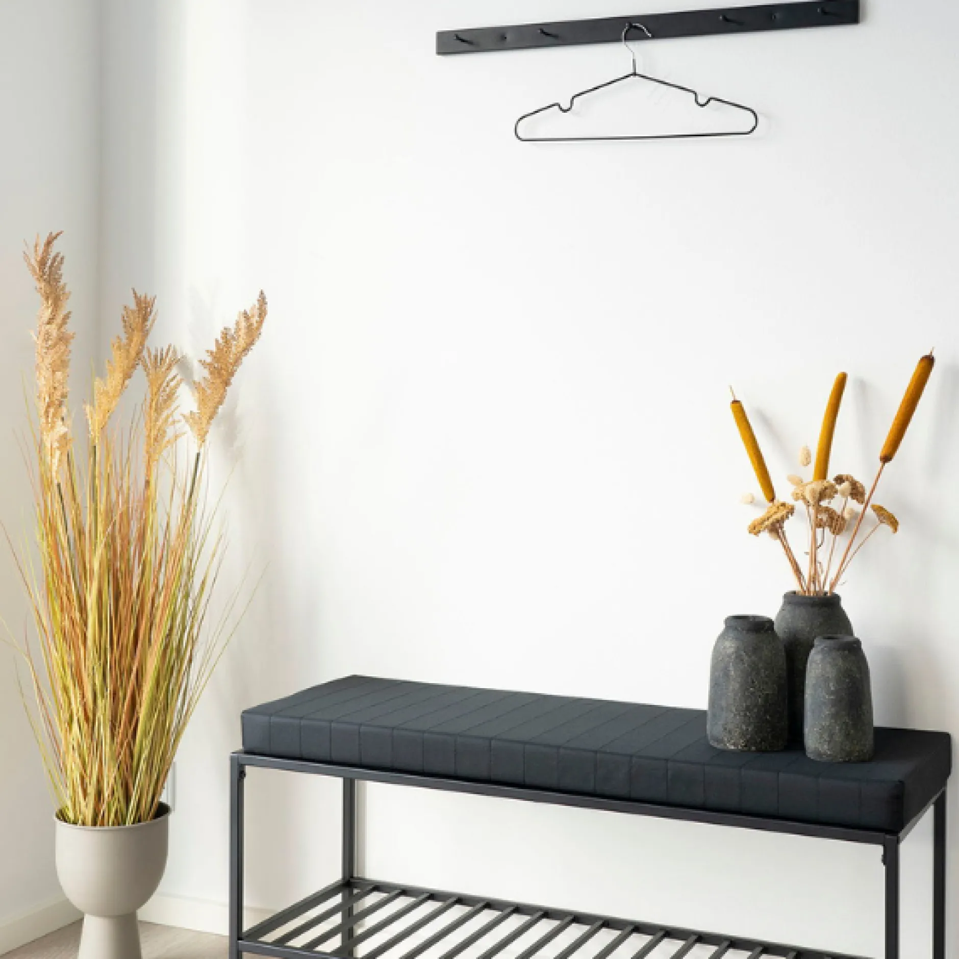 Vita Garderobenständer aus schwarzem Stahl - 70cm Länge