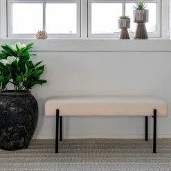 Weiße Bouclé-Bank mit schwarzen Beinen - 100x36x42,5 cm
