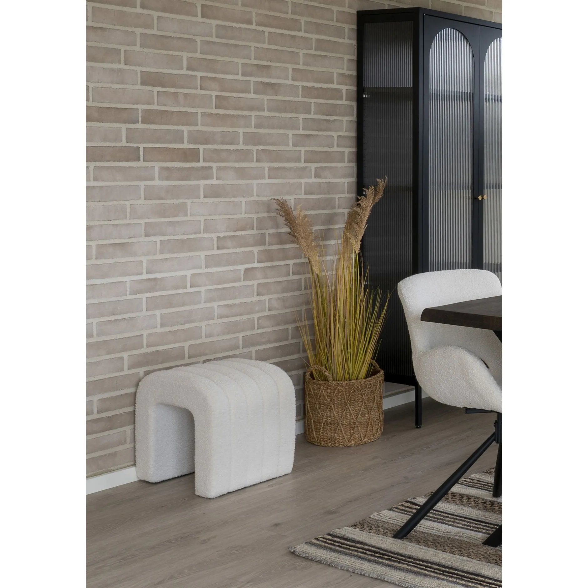 Weißer Bouclé-Pouf - Bequem und stilvoll 41x36,5 cm
